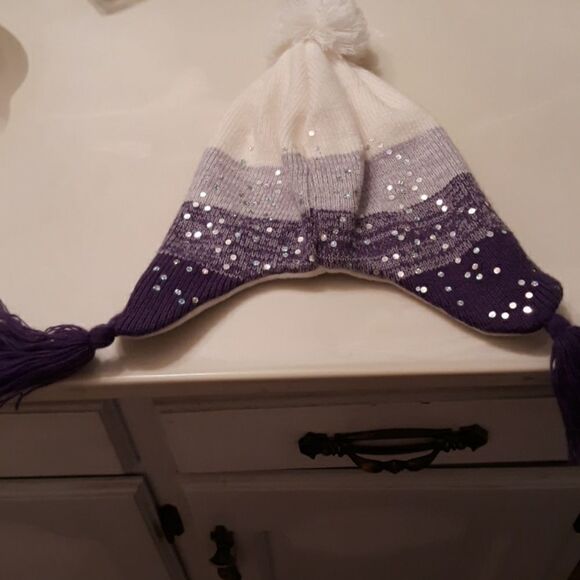 Girl's Winter Hats  - Picture 2 of 5